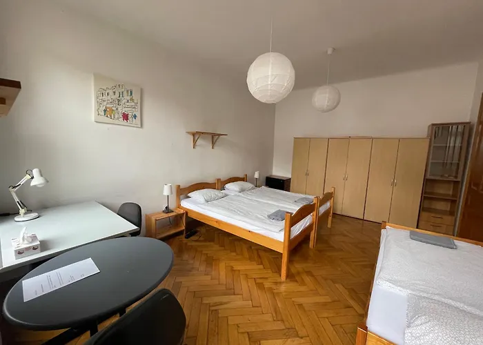 בית הארחה Central